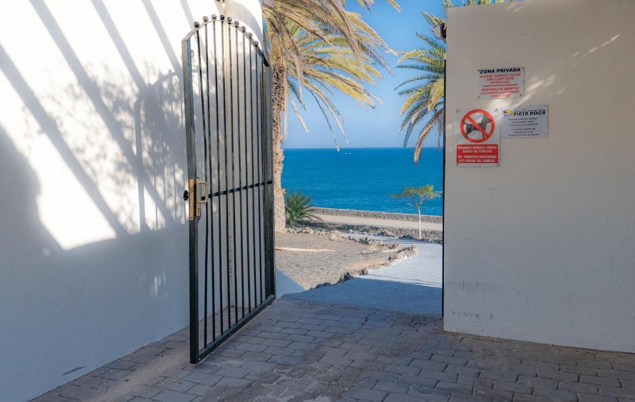 Luxury Estudio En Playa Roca A Primera Linea Del Mar Costa Teguise Exterior photo
