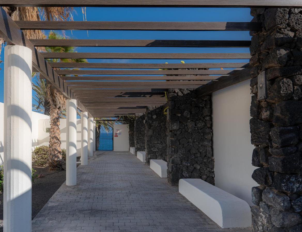 Luxury Estudio En Playa Roca A Primera Linea Del Mar Costa Teguise Exterior photo
