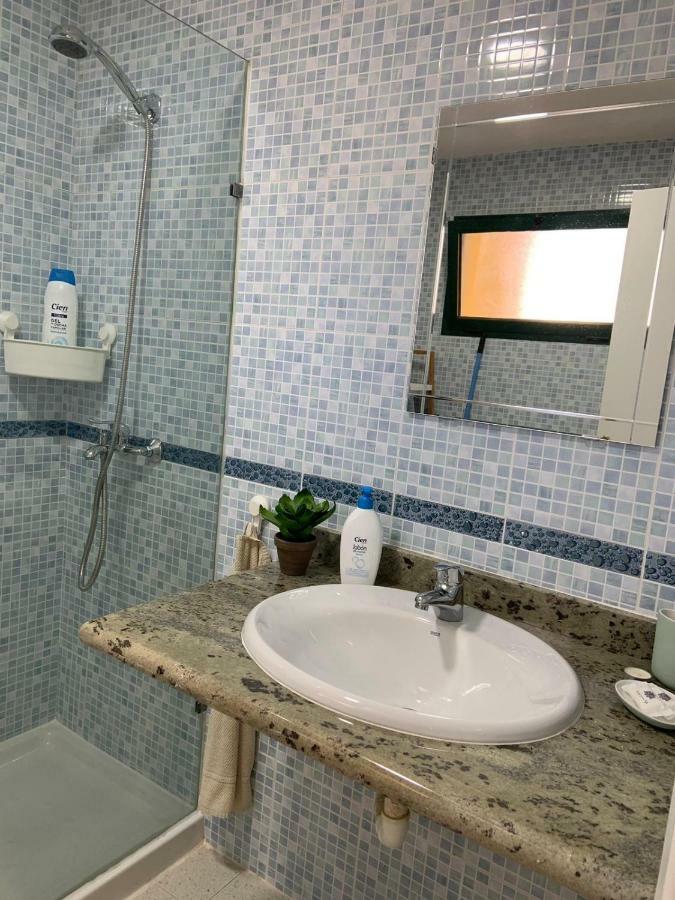 Luxury Estudio En Playa Roca A Primera Linea Del Mar Costa Teguise Exterior photo